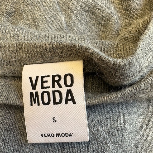Vero Moda Gray Long Sleeve Knee Length stretchy minimal Dress women's size Small - Picture 8 of 10